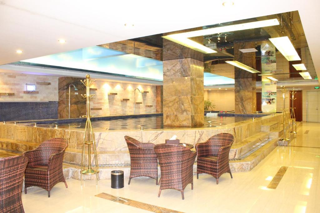 Jun Hao Hotel Dongguan  Eksteriør bilde