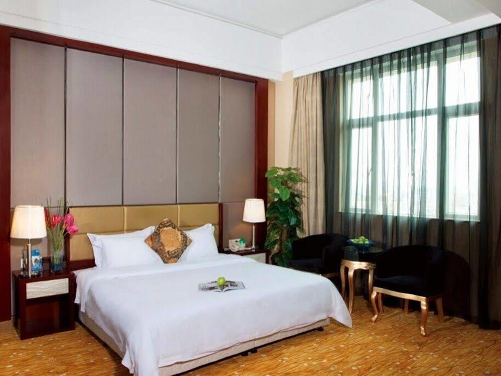 Jun Hao Hotel Dongguan  Eksteriør bilde