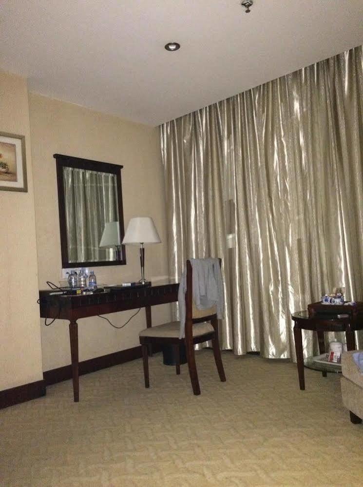 Jun Hao Hotel Dongguan  Eksteriør bilde